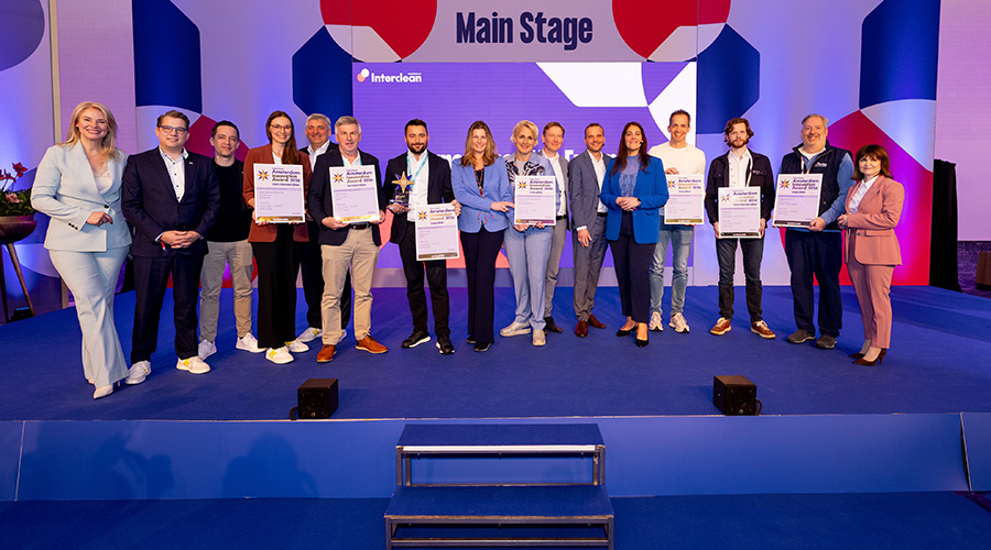 Hagleitner XIBU 2WIPE hybride dispenser wint Hygiene & Health-prijs