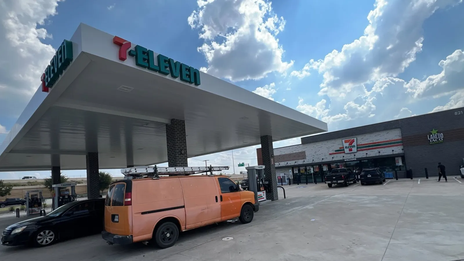 7-Eleven verbouwt 7.000 winkels — een grote opdracht voor convenience-retail FM